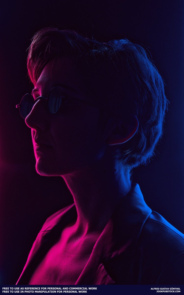 JookpubStock's tweet image. Rim light and smoke are a great combo for portraits. ✨