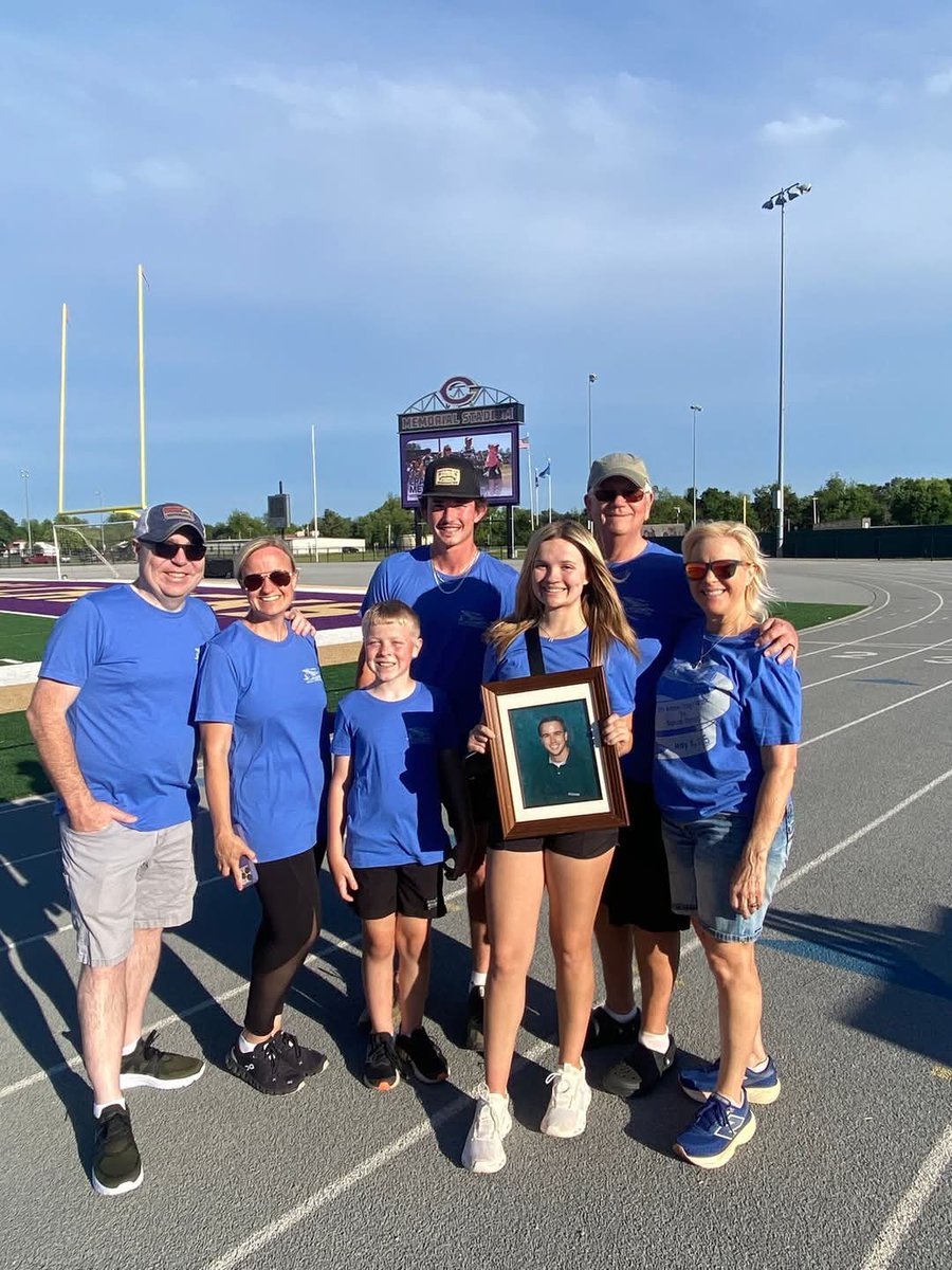 MrZackButler's tweet image. Hey there @CoachGundy! For the 25th year, we've started the annual walk from Chickasha to Stillwater for the Special Olympics Summer Games to raise money for Special Olympics. Day 1 is 19 miles (of 125 over 6 days) from Chickasha to Minco up Hwy 81.