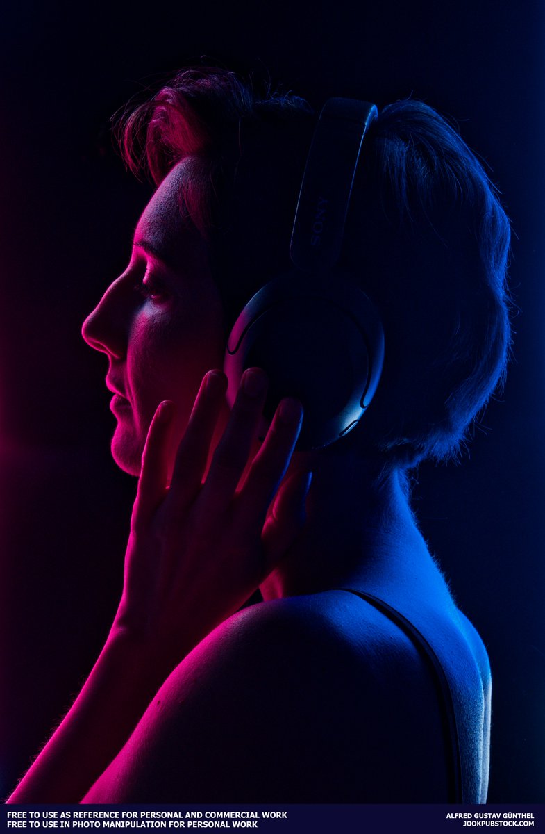 JookpubStock's tweet image. Rim light and smoke are a great combo for portraits. ✨