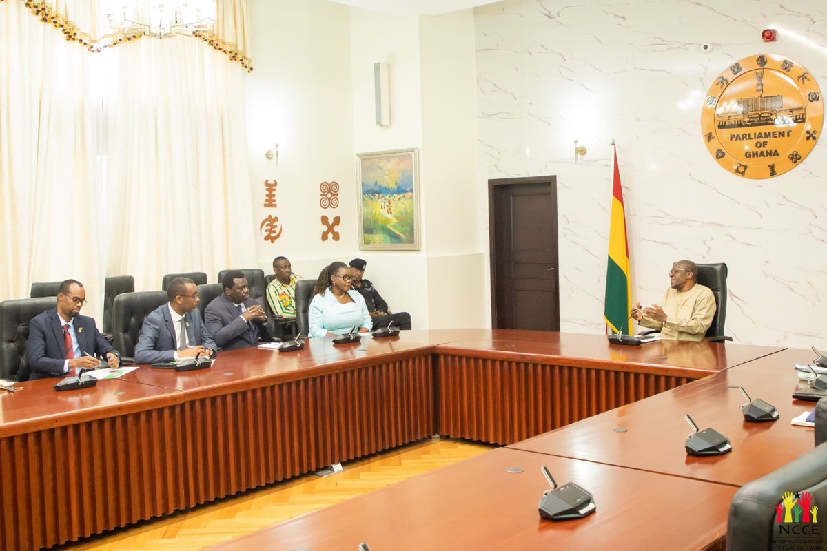 nccegh's tweet photo. The NCCE has led a delegation from Somaliland to pay a courtesy call on Ghana's Speaker of Parliament, Rt. Hon. Alban Sumana Kingsford Bagbin. The visit sought to let the Speaker in on arrangements the Commission has with the Somalilanders. #ncce #scce #nccegh https://t.co/7h96A2MCGN