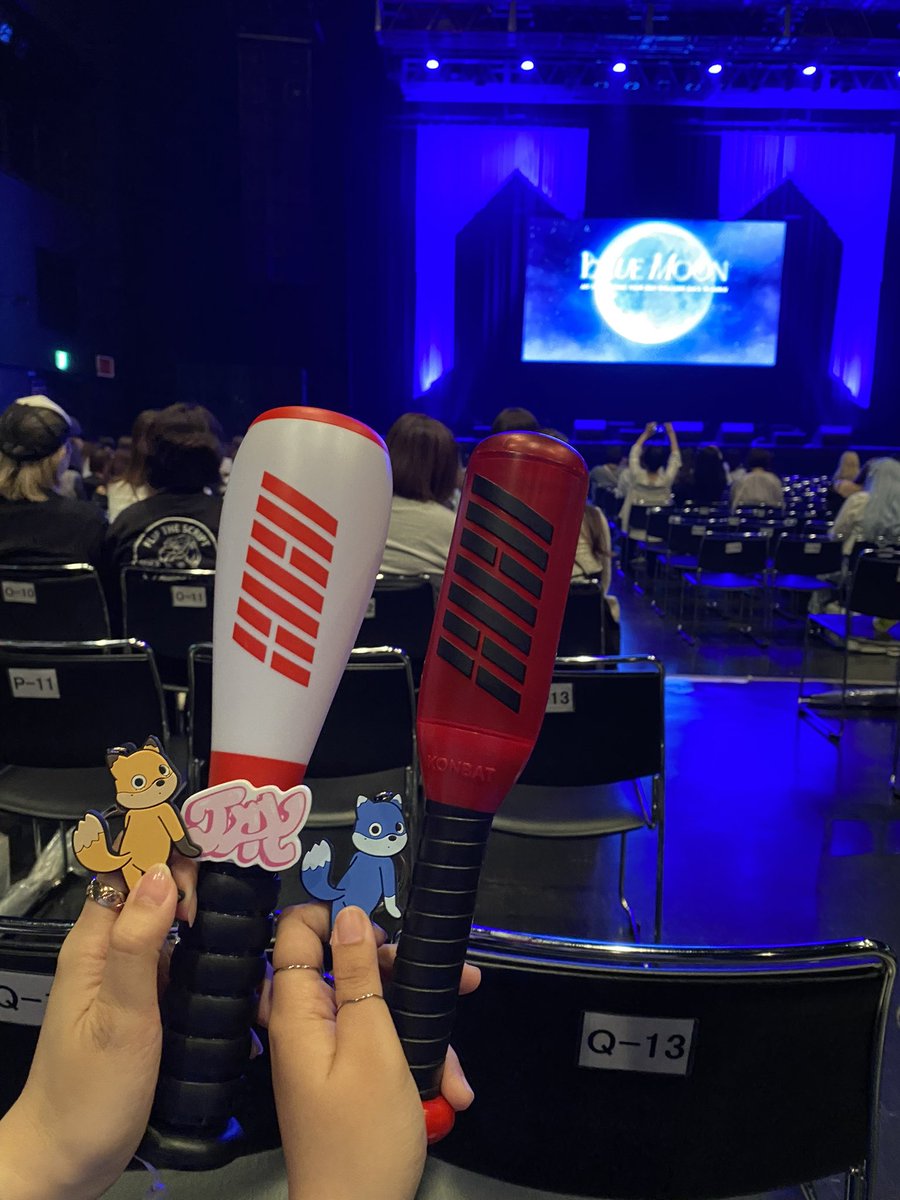 rnani__'s tweet photo. JAY BLUE MOON in Osaka💙
約2年ぶりにジナンくんに会えて幸せすぎて泣いた😭✨
除隊したジナンくんは以前とは違って可愛さより男らしさが勝っててかっこよくなってた🥹🫶 https://t.co/5rY5K2wJkr