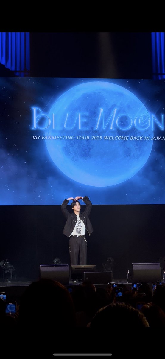 rnani__'s tweet photo. JAY BLUE MOON in Osaka💙
約2年ぶりにジナンくんに会えて幸せすぎて泣いた😭✨
除隊したジナンくんは以前とは違って可愛さより男らしさが勝っててかっこよくなってた🥹🫶 https://t.co/5rY5K2wJkr