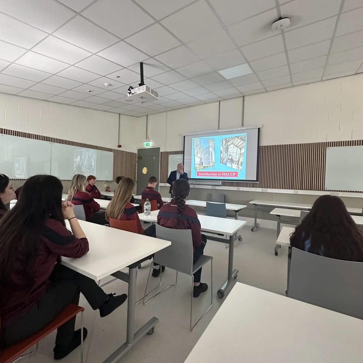 Emma Reardon (@emmareardon9) on Twitter photo A pleasure to welcome fifth-year Home Economics Students from St. Brendan’s Community School in Birr and their teachers to our <a href="/TUS_Athlone_/">TUS Athlone Campus</a> Campus this week.
Learn more about our new <a href="/DCU/">Dublin City University</a> & <a href="/TUS_ie/">Technological University of the Shannon</a> Home Economics and Technology teaching degree ➡️ launch.dcu.ie/4fv3Z1Q A pleasure to welcome fifth-year Home Economics Students from St. Brendan’s Community School in Birr and their teachers to our <a href="/TUS_Athlone_/">TUS Athlone Campus</a> Campus this week.
Learn more about our new <a href="/DCU/">Dublin City University</a> & <a href="/TUS_ie/">Technological University of the Shannon</a> Home Economics and Technology teaching degree ➡️ launch.dcu.ie/4fv3Z1Q