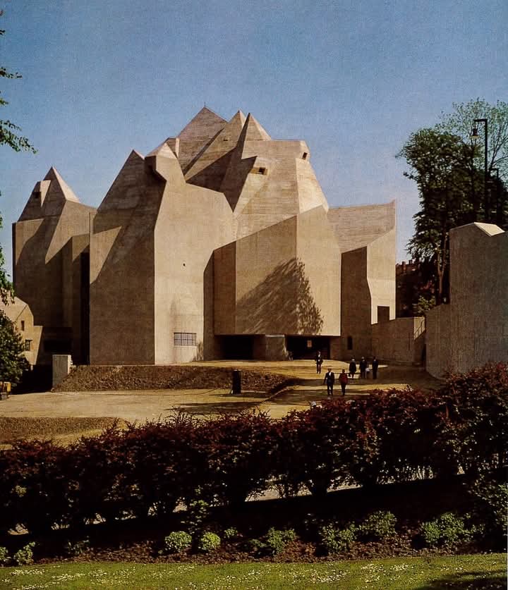 areasvellas's tweet image. #architecture #arquitectura #Böhm #Church
