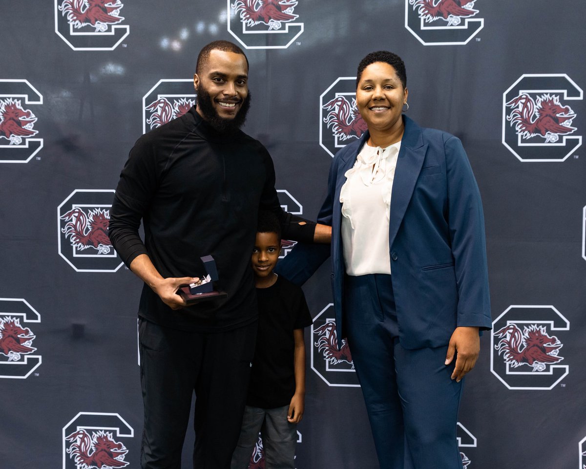 Gamecock Men's Basketball (@gamecockmbb) on Twitter photo A huge s/o to former All-SEC guard <a href="/TreKel1ey/">Trè Kelley</a> on earning his degree through the Gamecock Promise. Can’t wait to see you walk across that stage in your old stompin’ grounds at Colonial Life Arena…
GC4L! 🎓🤙
#Gamecocks🐔🏀 // #ForeverToThee A huge s/o to former All-SEC guard <a href="/TreKel1ey/">Trè Kelley</a> on earning his degree through the Gamecock Promise. Can’t wait to see you walk across that stage in your old stompin’ grounds at Colonial Life Arena…
GC4L! 🎓🤙
#Gamecocks🐔🏀 // #ForeverToThee