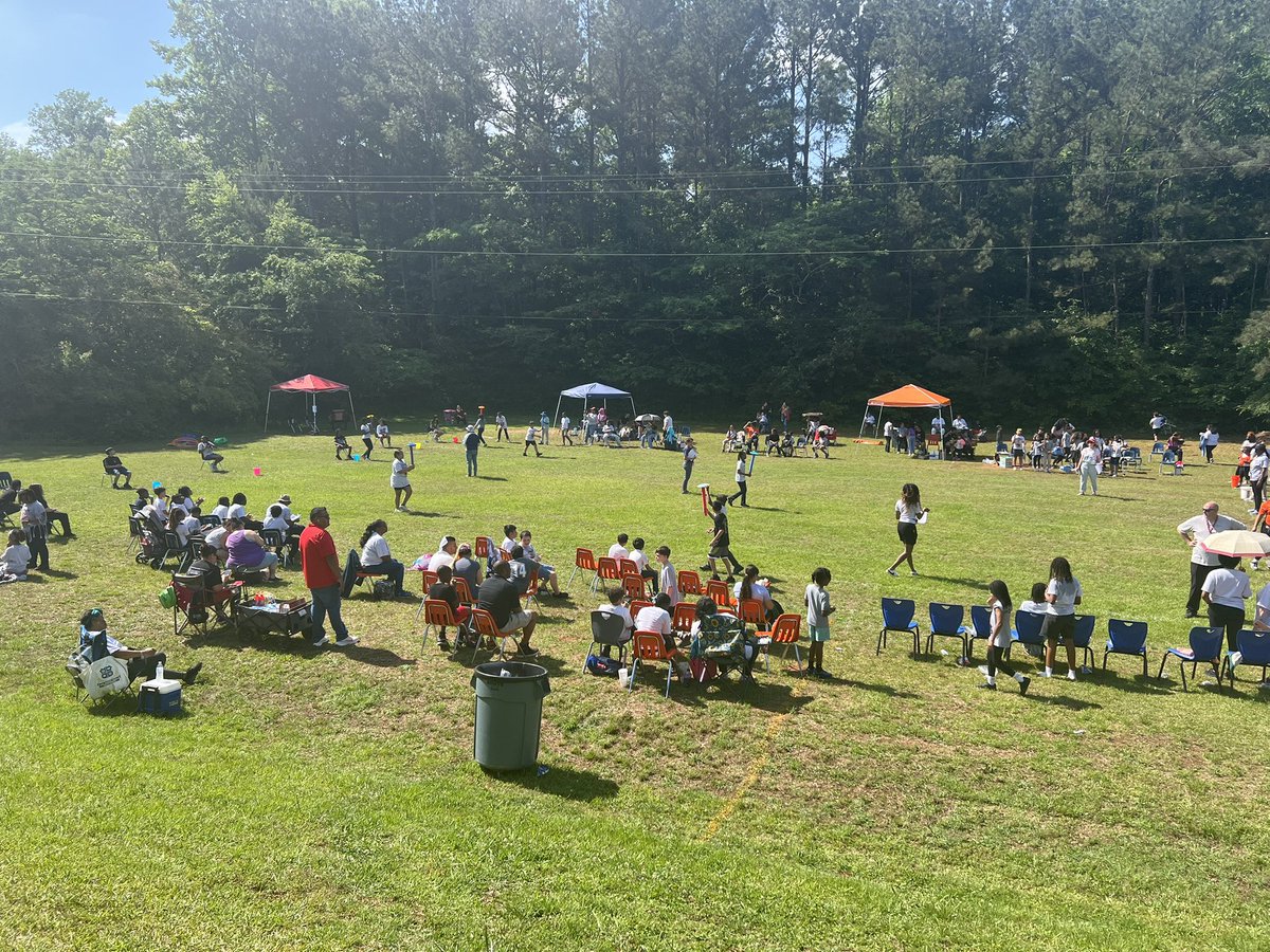 Health and Physical Education_HCS (@hpe_hcs) on Twitter photo Coach Braswell <a href="/SBE_HCS/">Smith-Barnes Elementary</a> provided a great field day for his students. Races, smiles, water and sunscreen! #physed #fieldday #winningforkids Coach Braswell <a href="/SBE_HCS/">Smith-Barnes Elementary</a> provided a great field day for his students. Races, smiles, water and sunscreen! #physed #fieldday #winningforkids