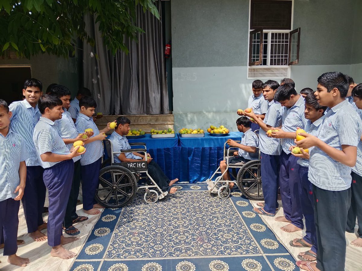 Kids enjoying Hapus mangoes 🥭 😀