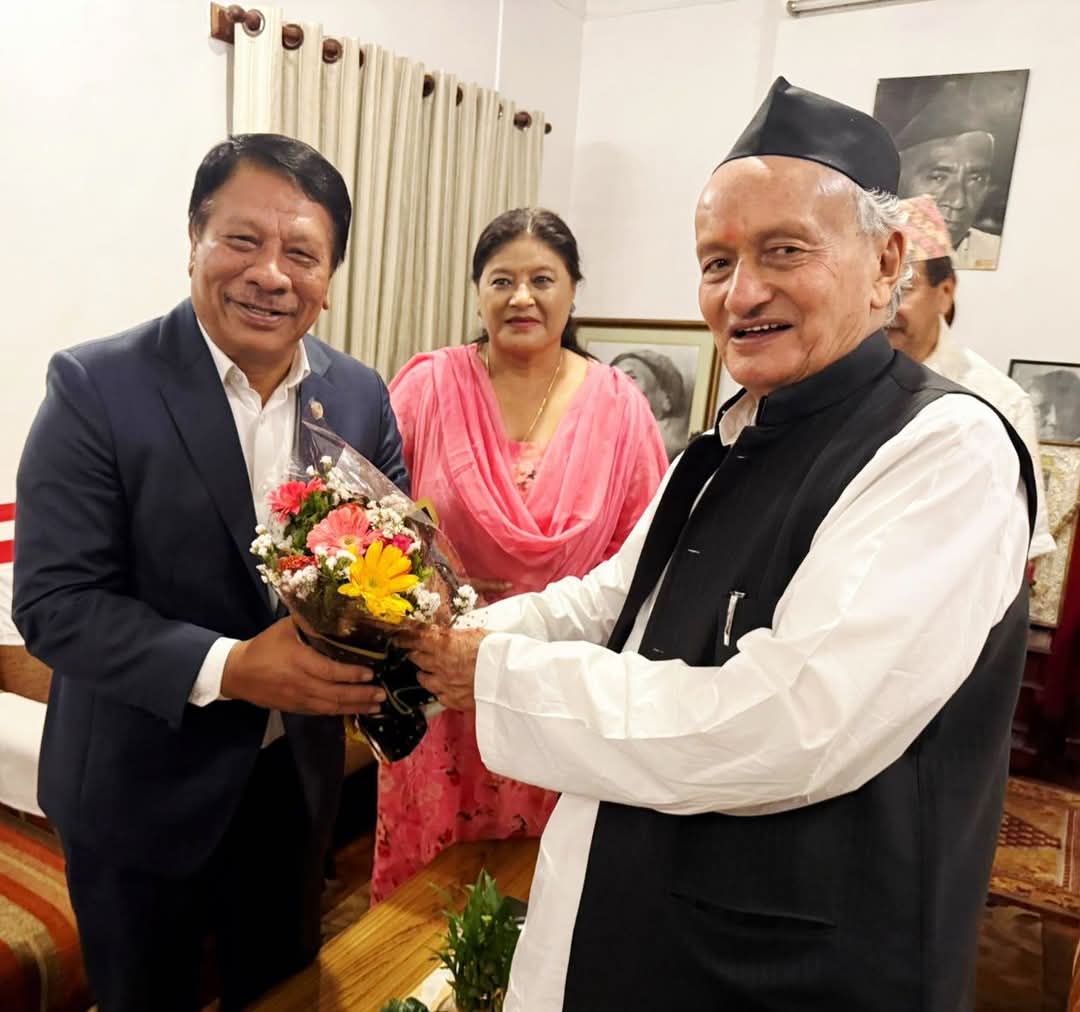 Prakash Man Singh (@pmsinghnc) on Twitter photo भारतको महाराष्ट्र राज्यका पूर्वगभर्नर तथा उत्तराखण्ड राज्यका पूर्वमुख्यमन्त्री, भाजपाका वरिष्ठ नेता <a href="/BSKoshyari/">Bhagat Singh Koshyari</a> जीसँग आज भेट भयो। भेटमा पहलगाममा भएको घटनाप्रति दुख व्यक्त गरेँ । नेपाल भारत-सम्बन्ध मजबुत बनाउने र पछिल्लो समय विकसित घटनाक्रमबारे सकारात्मक छलफल भयो। भारतको महाराष्ट्र राज्यका पूर्वगभर्नर तथा उत्तराखण्ड राज्यका पूर्वमुख्यमन्त्री, भाजपाका वरिष्ठ नेता <a href="/BSKoshyari/">Bhagat Singh Koshyari</a> जीसँग आज भेट भयो। भेटमा पहलगाममा भएको घटनाप्रति दुख व्यक्त गरेँ । नेपाल भारत-सम्बन्ध मजबुत बनाउने र पछिल्लो समय विकसित घटनाक्रमबारे सकारात्मक छलफल भयो।
