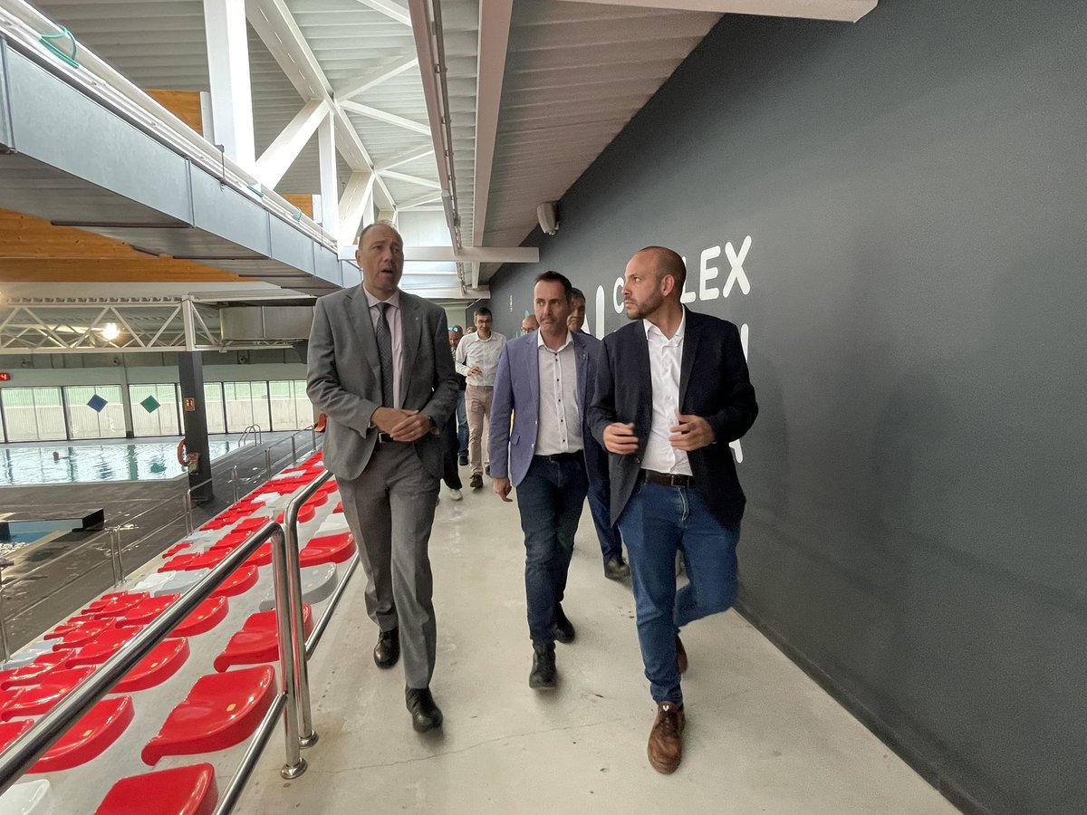 ESPORTS | 🤾⛹️‍♂️🏋️El conseller d’Esports, Berni Álvarez, visita les instal·lacions esportives municipals i manifesta el seu compromís en la seua millora. També ha signat al llibre d'honor de l'Ajuntament

📲 Més info www2.tortosa.cat/noticies/notic…