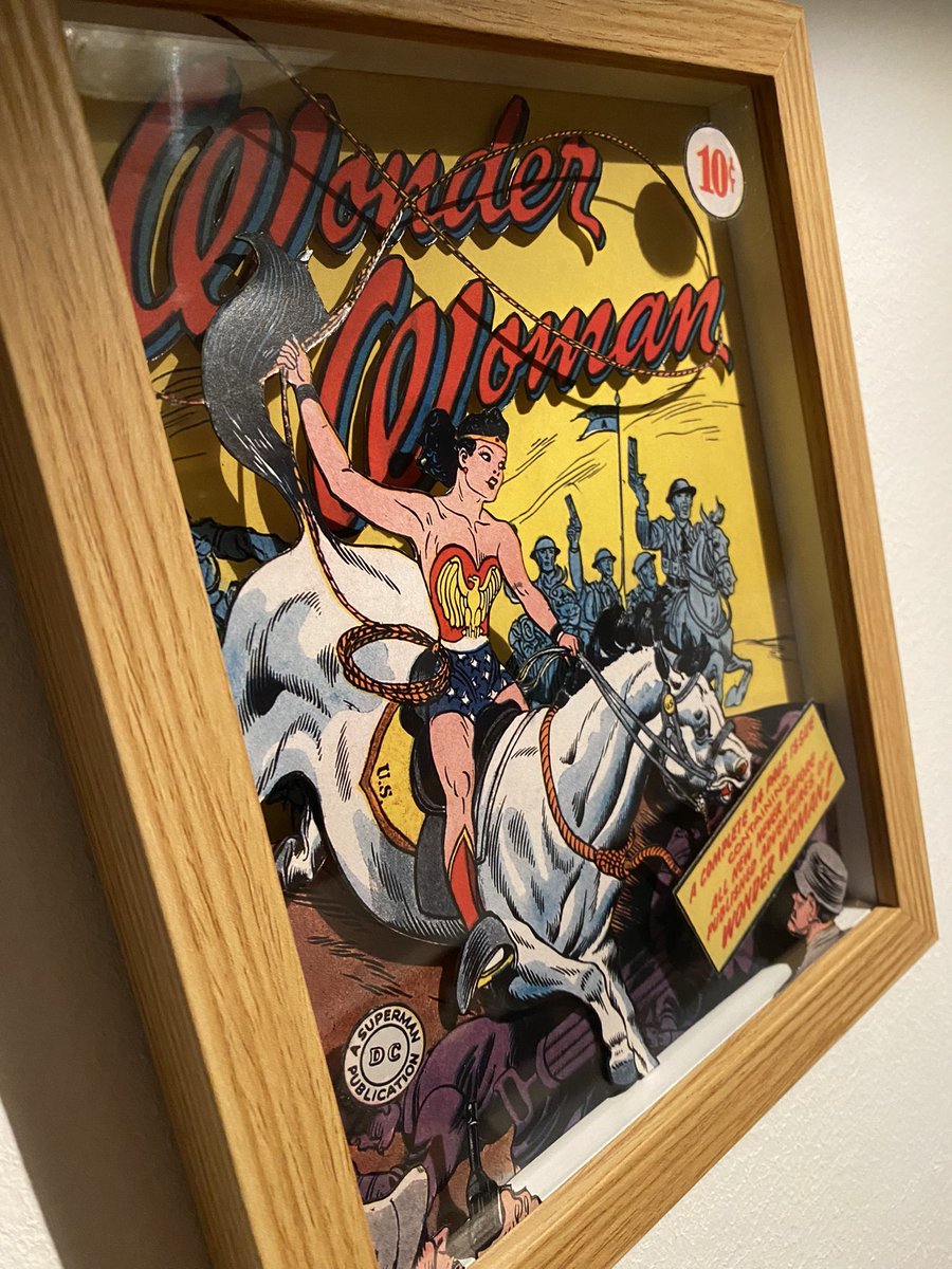 grossoshadowbox's tweet image. 🦸🏻‍♀️ WONDER WOMAN 🦸🏻‍♀️ (20x25cm)

❤️Hecho a mano con amor❤️

✉️ Haz tu encargo por MD o en grossoshadowbox@gmail.com 💕

#shadowbox #shadowboxes #cuadro3d #cuadros3d #cuadros3dpersonalizados #diorama #diorama3d #3dframe #3dframeart #wonderwoman #marvel #comic #marvelcomics