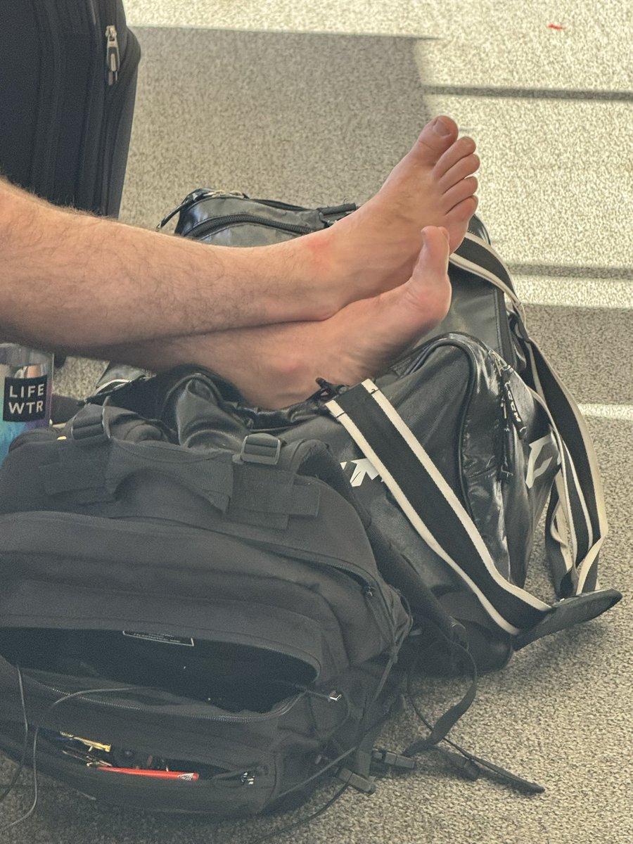 AFlipFlopGuy's tweet photo. Nice thick jock feet propped up on his hockey bag. 

#bearfeet 
#bigfeetmen
#sweatyfeet #stinkyfeet 
#footfetishnation
#alphafeet #malefeet #gayfeet
#footfetish #feetpics #soles
#mensfeet #footworship #barefeet #malefeet #footdom #FeetPictures #toes #publicfeet #feetpic #feet https://t.co/GGZpqGfajS