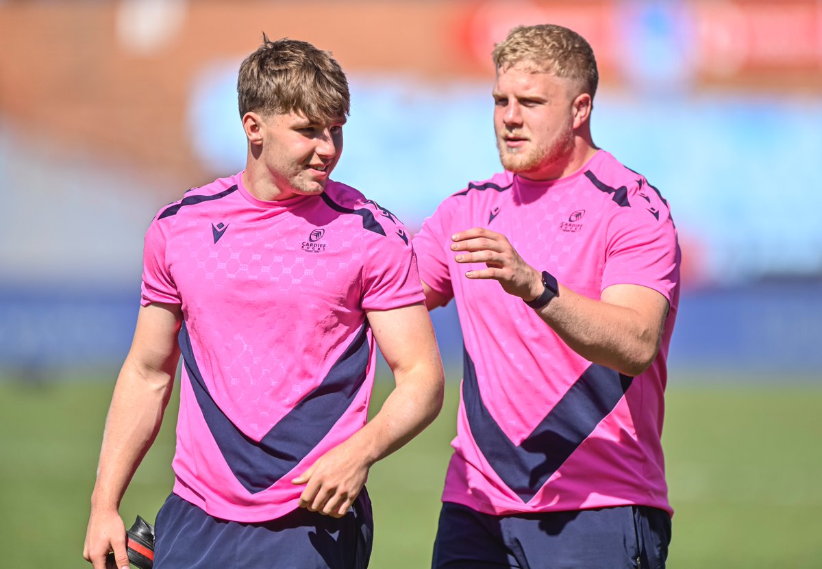 Cardiff_Rugby's tweet photo. Some of the squad, including a couple of locals, checking out the iconic Loftus Versfeld during today's kickers session. https://t.co/OkbSiyTbou