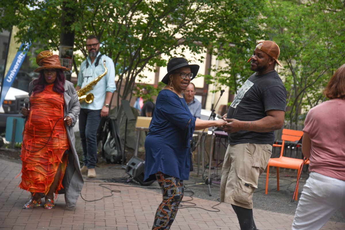 A few magical moments from our first Pop Up of the season, with music by the ever talented Denise King! 

Every Thursday from 5:30 - 7:30 PM Join us at 40th &amp; Baltimore for live music, good weather and good vibes ☀️🍉🕶️  

facebook.com/universitycity…