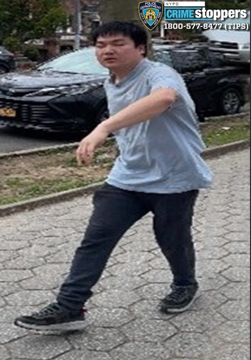 NYPD NEWS (@nypdnews) on Twitter photo 🚨WANTED for ASSAULT: on 4/19 at approx. 1:30PM, this individual approached a 65-year-old male victim inside Leif Ericson Park in Brooklyn (67 St/9 Ave), engaged in a dispute, and punched him in the face before fleeing on foot.
Any info? Call or DM <a href="/NYPDTips/">NYPD Crime Stoppers</a> at 800-577-TIPS 🚨WANTED for ASSAULT: on 4/19 at approx. 1:30PM, this individual approached a 65-year-old male victim inside Leif Ericson Park in Brooklyn (67 St/9 Ave), engaged in a dispute, and punched him in the face before fleeing on foot.
Any info? Call or DM <a href="/NYPDTips/">NYPD Crime Stoppers</a> at 800-577-TIPS