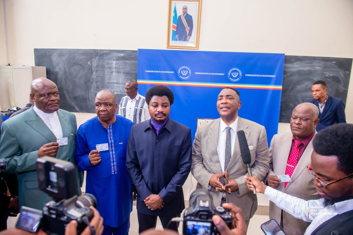 KivuMorningPost's tweet image. #RDC | Le ministre de la Justice lance l’opération d’identification gratuite des ministres de culte, avec une phase pilote à Kinshasa. « À partir du 23 juin, aucun pasteur ne pourra prester s’il n’a pas été préalablement identifié » (Constant Mutamba). 

#ConstantMutamba