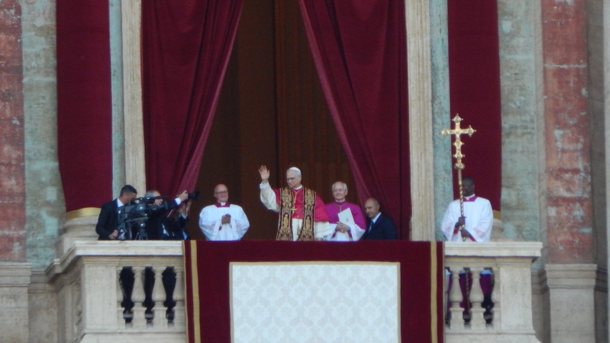 FAFCE (@fafceinfo) on Twitter photo 📢 <a href="/Vincenzobassi/">Vincenzo Bassi</a>: "We welcome with deep joy the election of Pope Leo XIV, a missionary on the throne of Peter. In this epochal change, families will have in him a shepherd, following the example of the Good Shepherd, who brings the real peace".
#LeoXIV
fafce.org/press-release-… 📢 <a href="/Vincenzobassi/">Vincenzo Bassi</a>: "We welcome with deep joy the election of Pope Leo XIV, a missionary on the throne of Peter. In this epochal change, families will have in him a shepherd, following the example of the Good Shepherd, who brings the real peace".
#LeoXIV
fafce.org/press-release-…