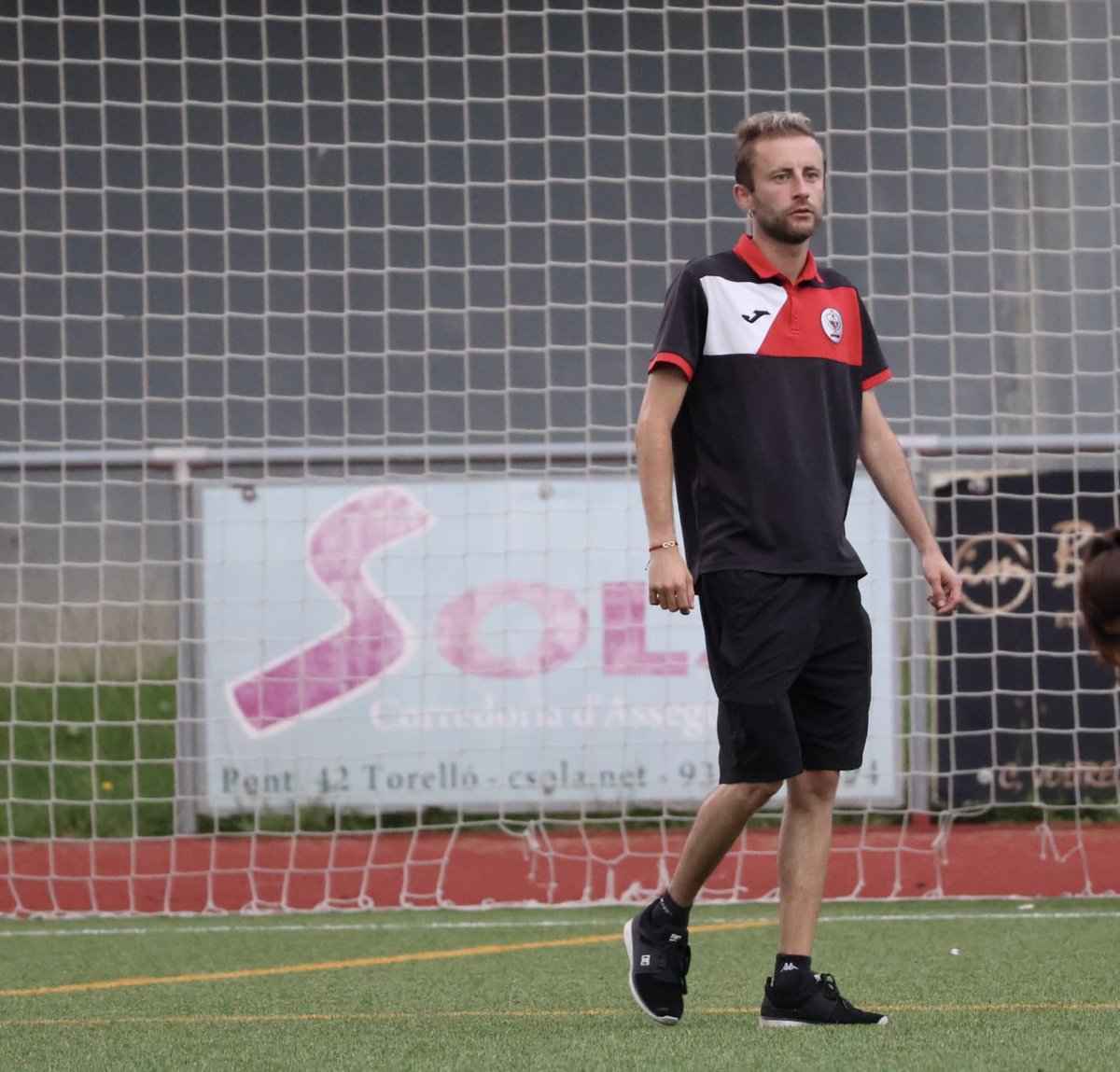 𝐏𝐑𝐈𝐌𝐄𝐑 𝐄𝐐𝐔𝐈𝐏 𝐅𝐄𝐌𝐄𝐍Í⚽️

La direcció esportiva del femení decideix prescindir de Darío García.
Eduard Viñas agafa les regnes el que queda de temporada i la temporada que ve!

❤️🖤