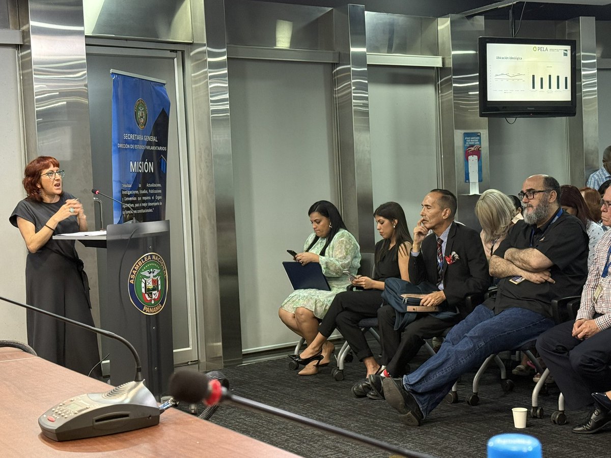 ljconsuegra's tweet image. .@Int_IDEA @idea_int_pa, en colaboración con el @CIEPSPanama y el Centro de Estudios Parlamentarios @asambleapa, con el apoyo de @UEenPanama celebró conferencia “Los Legisladores Importan”, con la presentación de Dra Mercedes García Montero, del Centro de Iberoamérica de @usal