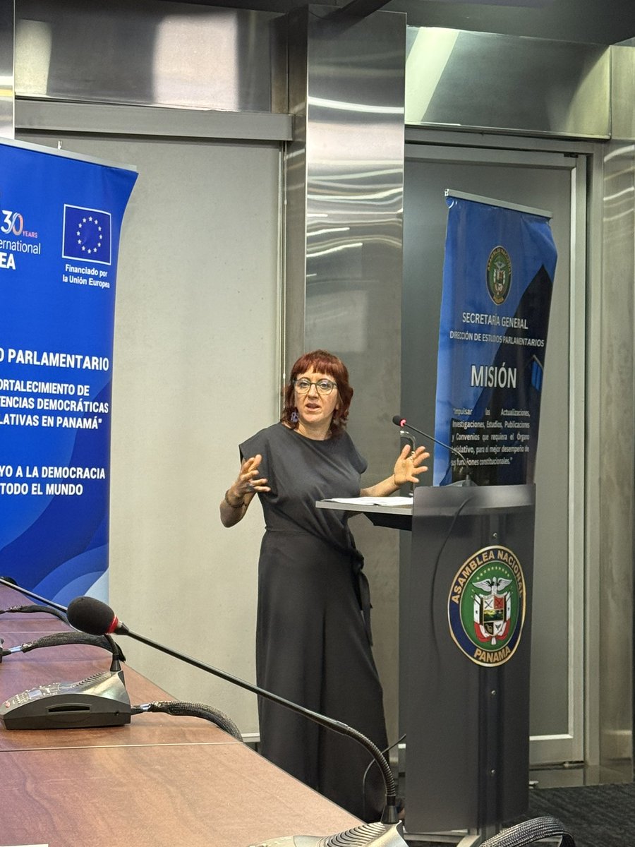 ljconsuegra's tweet image. .@Int_IDEA @idea_int_pa, en colaboración con el @CIEPSPanama y el Centro de Estudios Parlamentarios @asambleapa, con el apoyo de @UEenPanama celebró conferencia “Los Legisladores Importan”, con la presentación de Dra Mercedes García Montero, del Centro de Iberoamérica de @usal