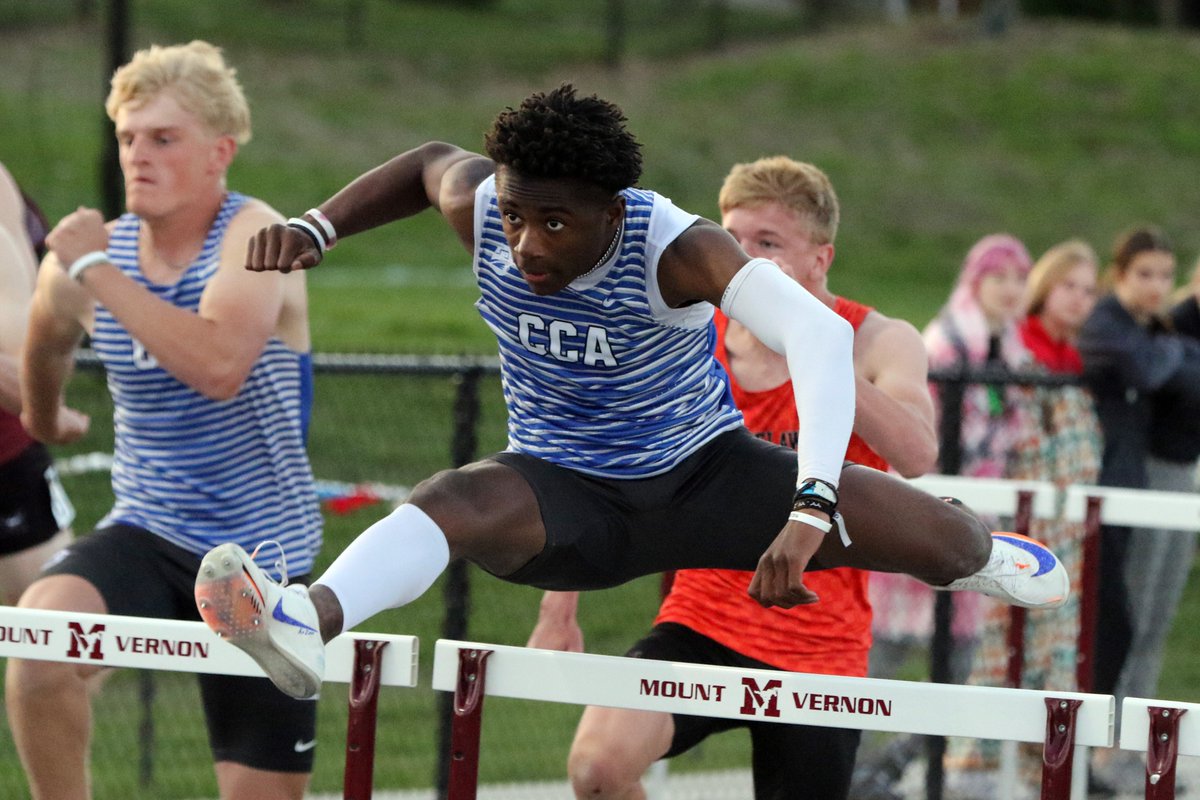 Congratulations to #CCATF Sophomore Tay Seals, named the WAMAC's 2025 Outstanding Performer last night! 

He joins Tom Johnson ('21) and Harrison Rosenberg ('22) as Clippers selected for the honor.