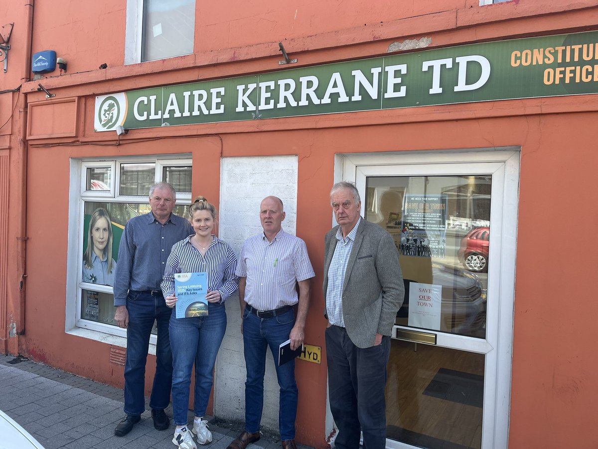 SeanMcKeon1973's tweet image. Roscommon @IFAmedia spring Lobbying campaign today in Ballaghadereen with @ClaireKerrane lots of local issues discussed on top of the campaign core asks.
