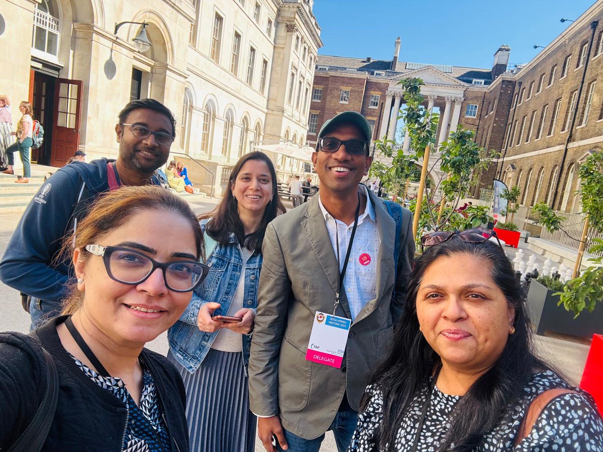 sas_sobauk's tweet photo. Today Team SAS @QEWoolwichAnaes was Team SAS at #SETSA @GSTTanaesthesia. All apart from me who was Team Gynae List 😭. I live vicariously. https://t.co/0RcoR59o2L