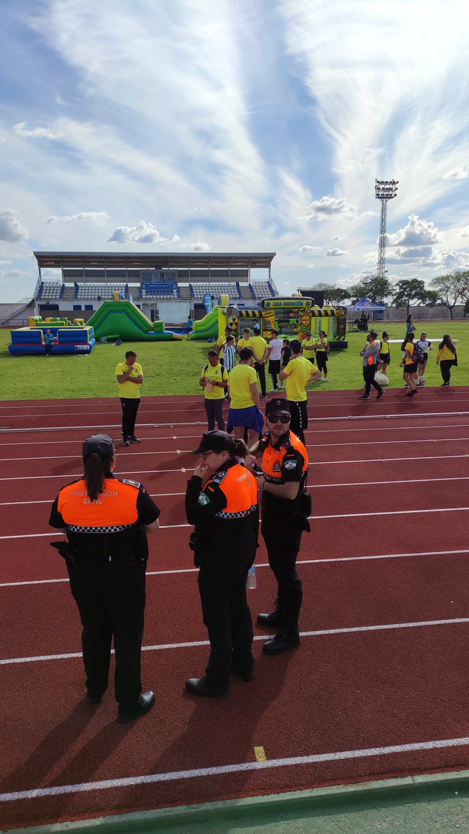 Nuestros voluntarios se encuentran en el estadio Pepe Olías para la clausura de las escuelas deportivas municipales, se espera una asistencia de más de 1000 personas, nuestro voluntario estarán garantizando la seguridad de todos los asistentes junto con compañeros de Cruz roja.