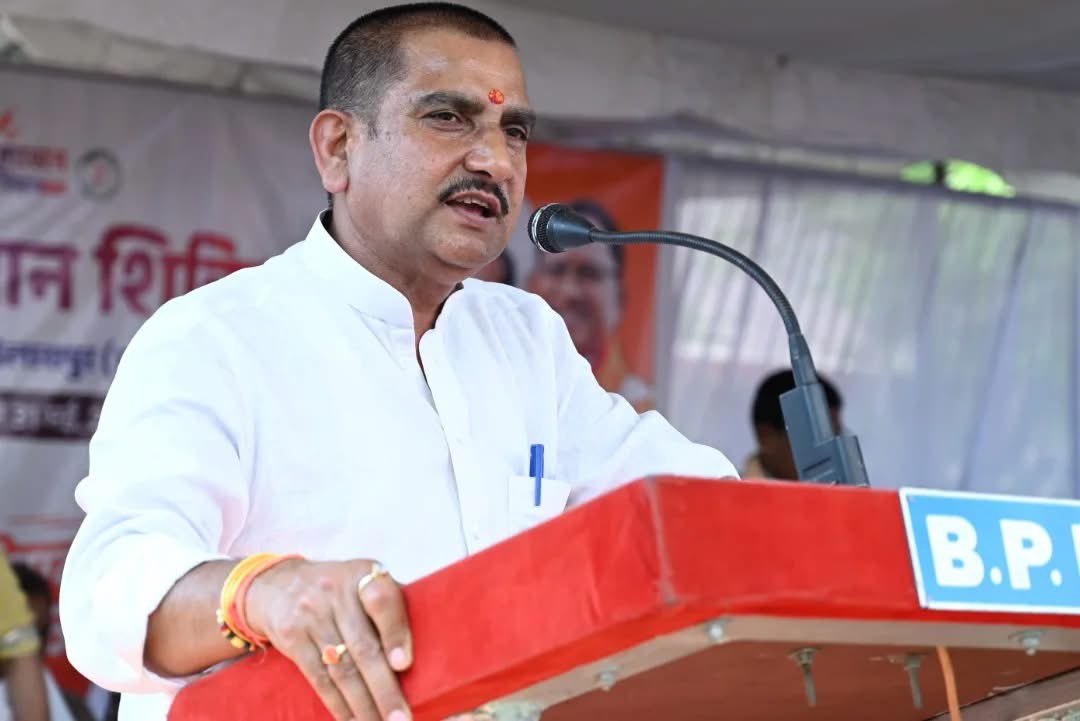 tokhansahu_bjp's tweet image. आज बिलासपुर संसदीय क्षेत्र कार्यालय में जनता से मुलाकात कर उनकी समस्याएं सुनीं और त्वरित समाधान के लिए संबंधित अधिकारियों को निर्देश दिए।

📍बिलासपुर 

@bjp4cgstate @bjp4india #hamarsansadhamartokhan #PublicEngagement #solutionfocused #bilaspur #raipur #chhattisgarh #india