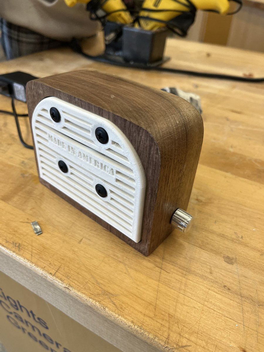 Peru CSD’s Tech students wrapped up their Bluetooth speaker build this week. Students followed blueprints to use the CNC, manual mill, 3D printer, and electrical soldering station to create these products!