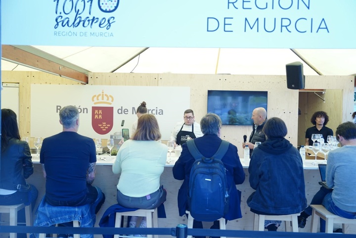 La #RegióndeMurcia lleva más de mil tapas a la feria gastronómica de #Barcelona 'Tast a la Rambla'.

La Comunidad propone también un taller especial para medios de comunicación y creadores de contenido y ocho talleres abiertos al público.

Noticia: carm.es/web/pagina?IDC…
