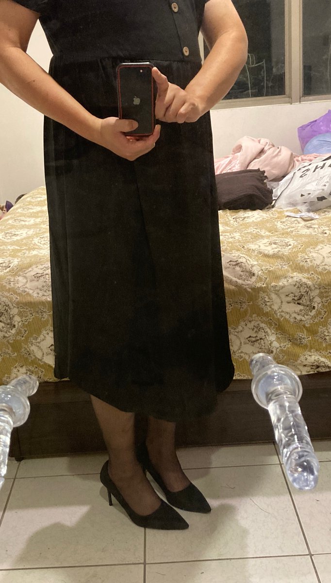 今天新買到的洋裝，配上我的第一雙高跟鞋，準備要去過週六了！最近內心慾望越來越大，如果你不嫌棄我年紀大又胖胖的，願意陪陪我，我會用盡一切去迎合滿足你的！