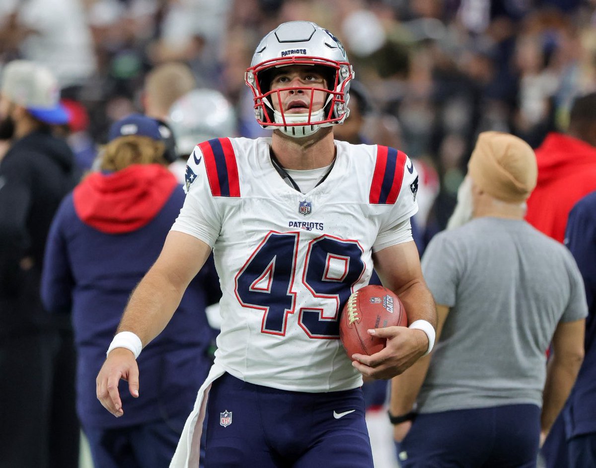An in-AFC-East move: the Dolphins have signed former Patriots long snapper Joe Cardona, who spent his first 10 NFL seasons in New England.