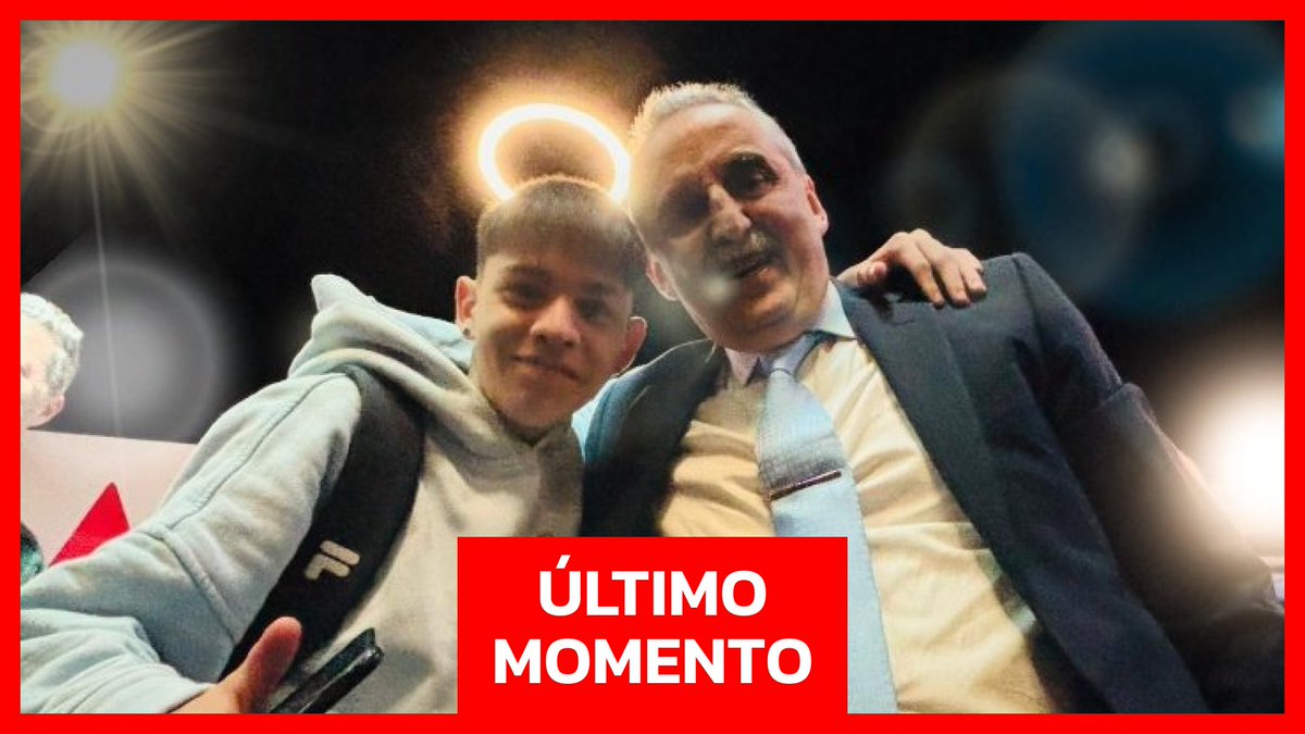 Dosmilsiempre_'s tweet photo. "Los Pibes"

Por la foto que se viralizo de los Jóvenes que estan siguiendo cada vez más a Guillermo Moreno, peronizandolos y siguiendo la verdadera Doctrina Ortodoxa Justicialista. ✅