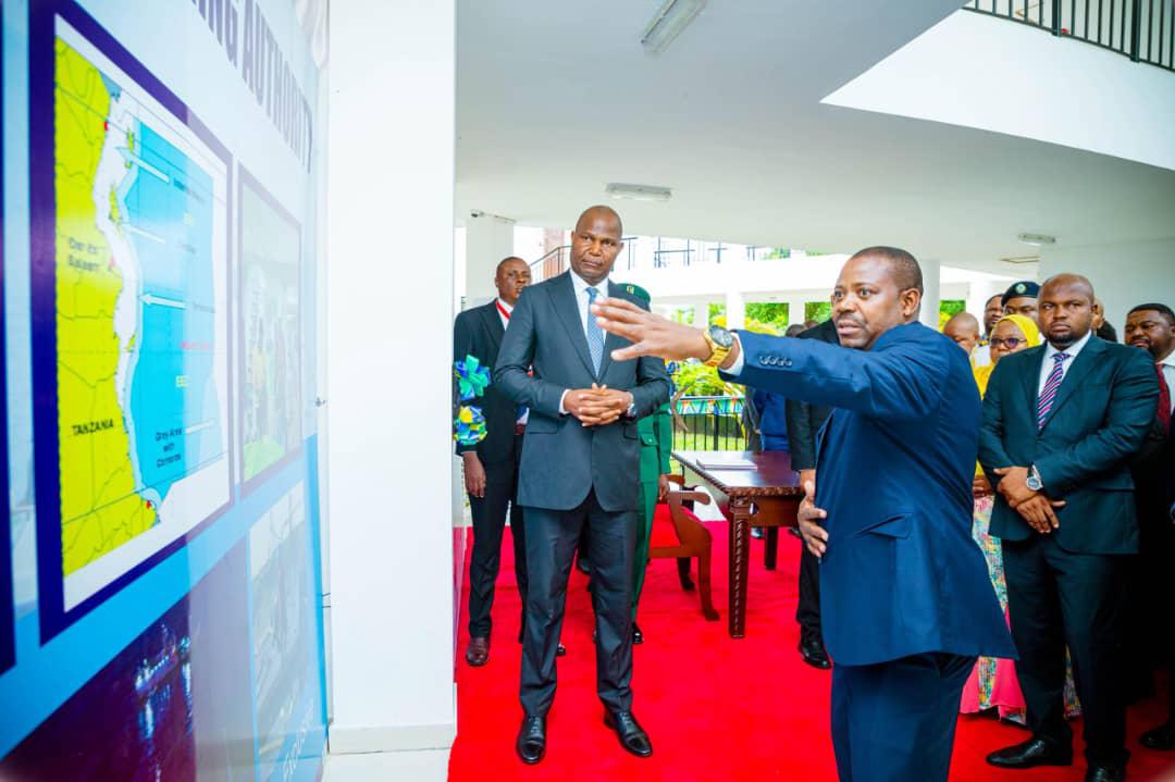 RAIS CHAPO AHIMIZA USHIRIKIANO ULINZI WA RASILIMALI ZA UVUVI BAHARI KUU

Rais wa Jamhuri ya Msumbiji, Mhe. Daniel Fransisco Chapo amesisitiza umuhimu wa kuendelea kushirikiana baina ya Tanzania na Msumbiji katika usimamizi wa rasilimali za uvuvi wa bahari kuu ikiwa ni pamoja na