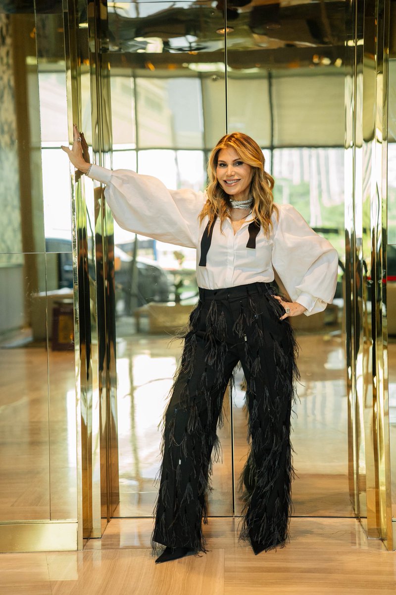 lorenridinger's tweet image. Leadership isn’t about being in charge — it’s about showing up with heart, vision, and the courage to go first.

If you’re ready to lead with purpose, drop a “YES” below — or tag someone who’s paving the way.

#LeadWithPurpose #LorenRidinger #VisionDriven #WomenWhoLead…