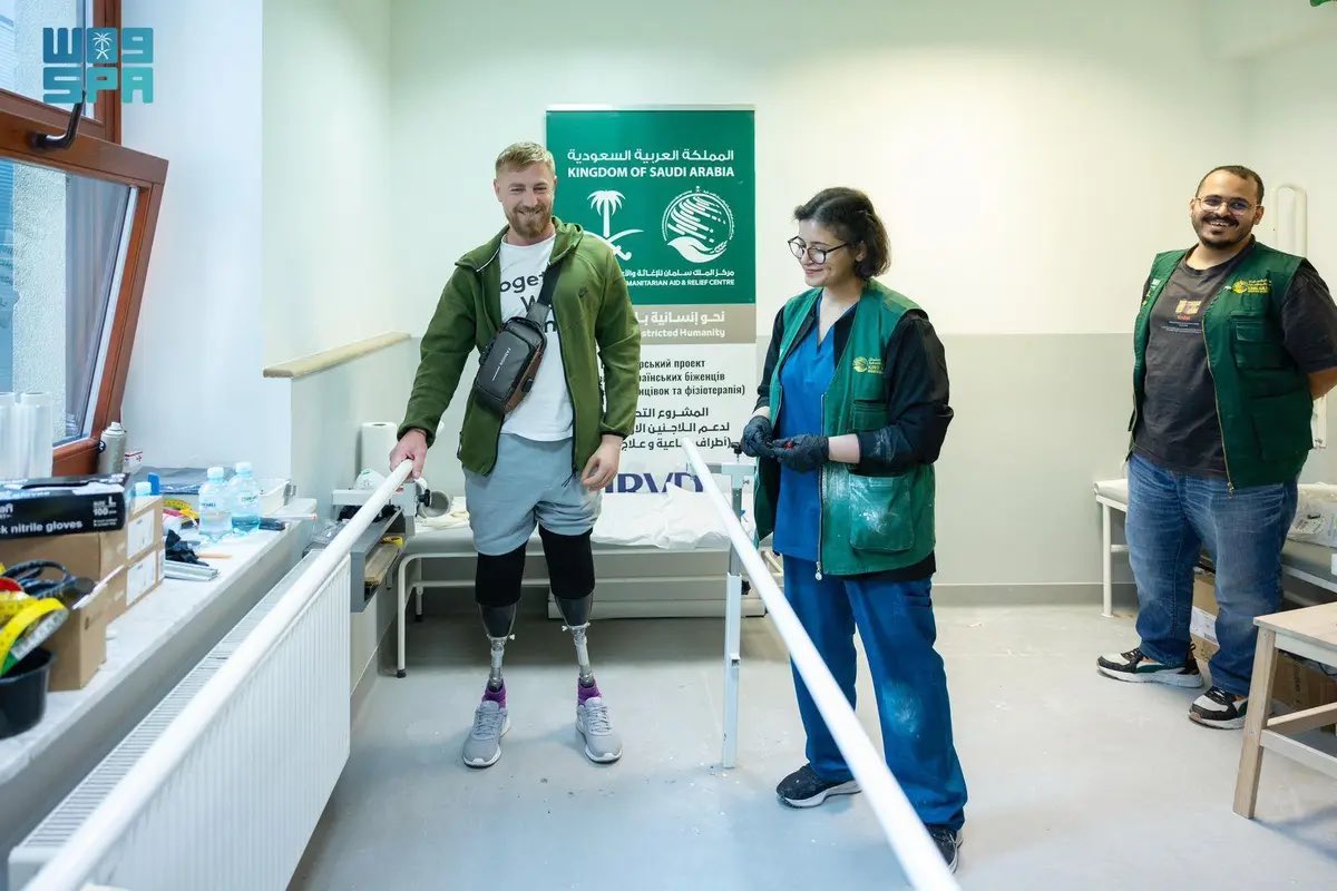 مجانًا ودون أي مقابل مالي..

فريق طبي سعودي متخصص يصل #بولندا لتركيب الأطراف الصناعية للّاجئين الأوكرانيين في جيشوف الأوكرانية.

-