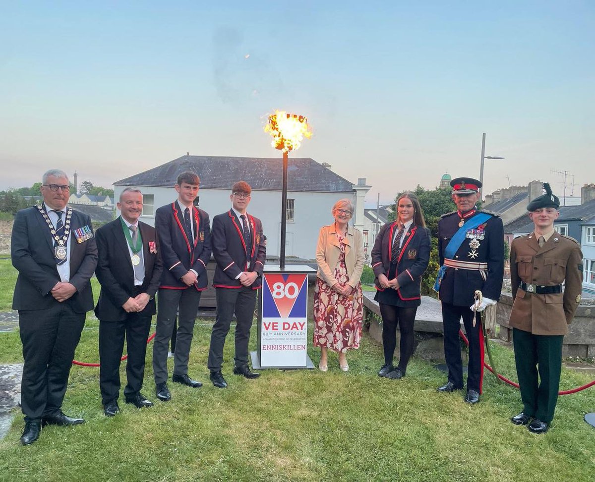 Last night Enniskillen came together in remembrance &amp; thanksgiving to mark #VEDay80 Fermanagh played a crucial role in the war. The freedoms enjoyed today are as a result of many sacrifices by men &amp; women all those years ago. We will remember them.