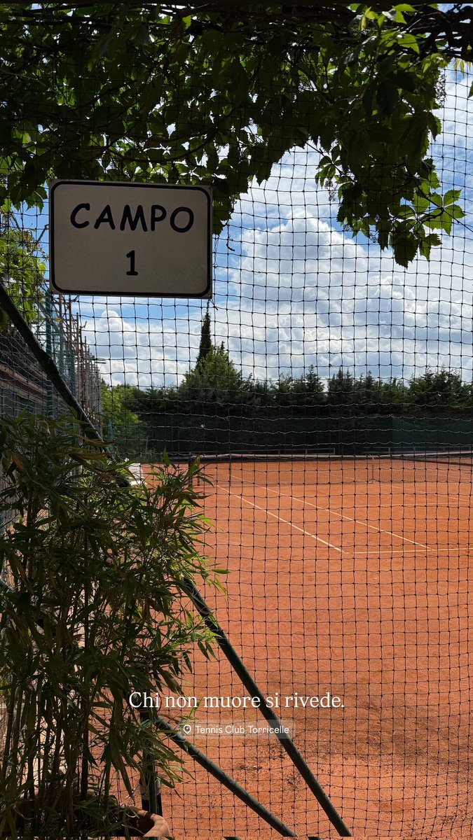 Ma Buonaseraaa! Chissà se Daniele ci regalerà qualche contenuto mentre gioca a tennis (il suo ginocchio ringrazierà di questo ritorno 😅) #ddm