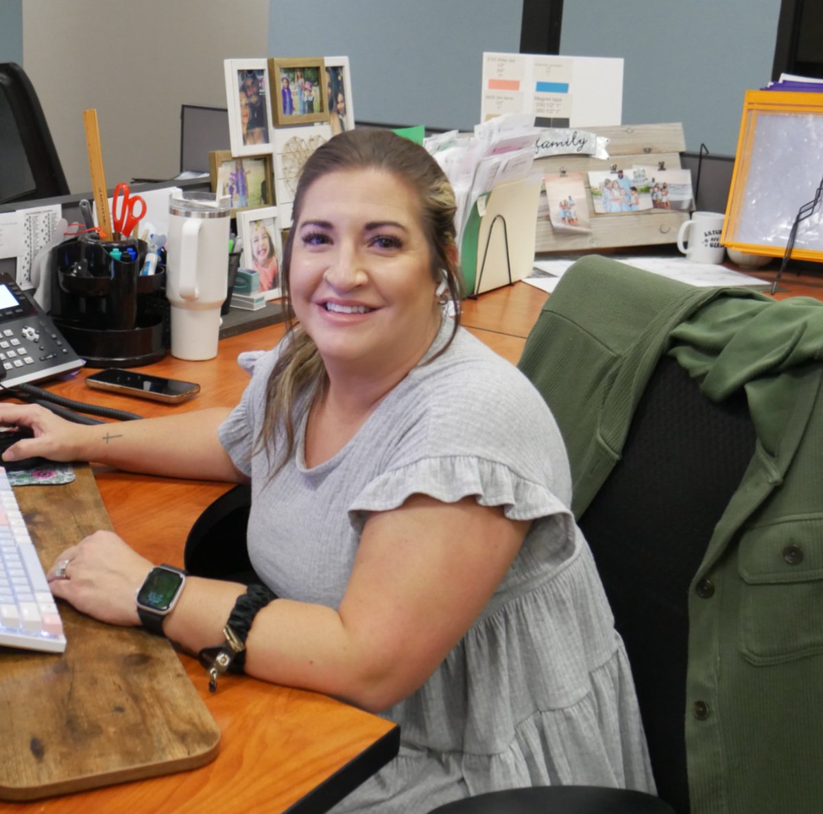Behind the Print: Meet Stefanie from Client Services 👋 

Stefanie makes it happen—coordinating timelines, solving challenges, and ensuring your print projects land on time and on brand. She's one of the reasons our clients say, “ColorDynamics makes it effortless.”