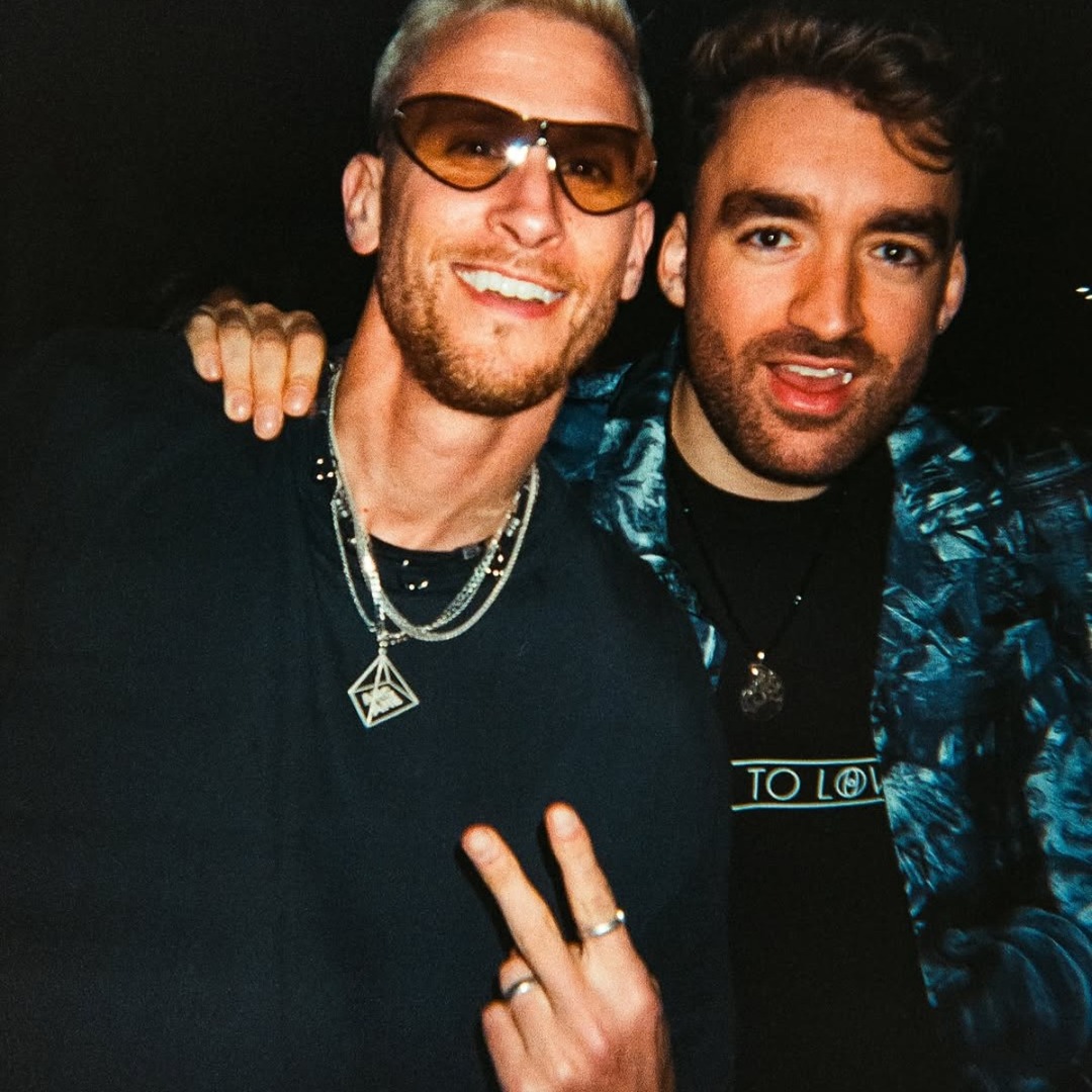 thisisarcane_ (@thisisarcane_) on Twitter photo ARCANE fAmily is gRowiNg 💥...miAmi musiC wEEk wAs iNsANE 😈
<a href="/de_deborah21605/">Deborah de luca</a> <a href="/esangiuliano/">Enrico Sangiuliano</a> <a href="/official_hilo/">HI-LO</a> +++ 👊 ARCANE fAmily is gRowiNg 💥...miAmi musiC wEEk wAs iNsANE 😈
<a href="/de_deborah21605/">Deborah de luca</a> <a href="/esangiuliano/">Enrico Sangiuliano</a> <a href="/official_hilo/">HI-LO</a> +++ 👊