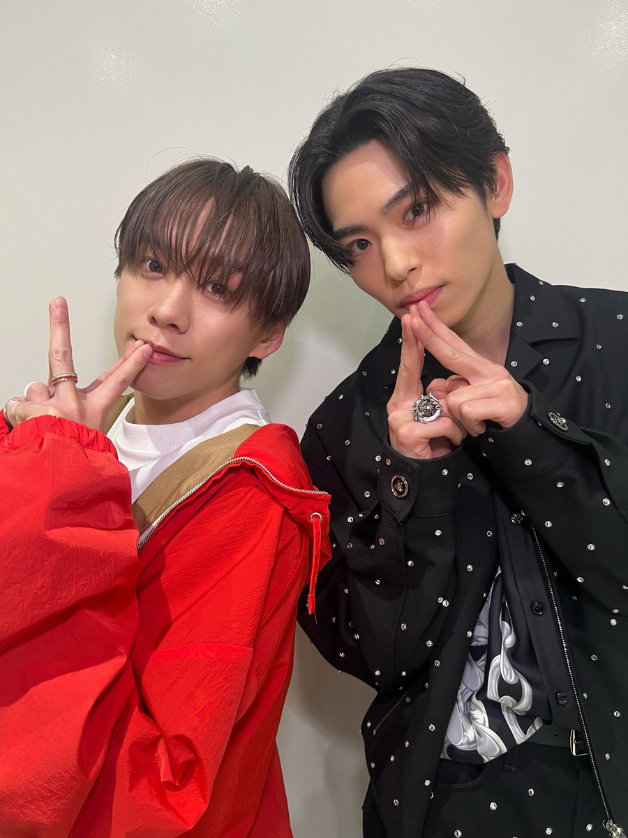 #基俊介 #影山拓也
2人のダンス動画は各SNSで後日公開🕺⭐️

#バズリズム02 で披露した楽曲はこちら
🎧tobe-music.lnk.to/CheektoCheek

#IMP. - Cheek to Cheek (Official Music Video)
🎥youtu.be/bb-WVvF5xHQ

#ちくちくバズリズム
#IMP_CheektoCheek
#ちくちくあいえむぴー