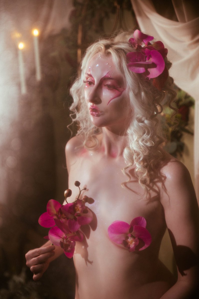 AmandaKee (@amandakee_) on Twitter photo 🌺 WuD U StiLl LuV me IF i Wuz a PLaNt 🌿
MUAH | @elizabethristmua
Photographer and headpiece design | <a href="/RoyalLunePhoto/">Royal Lune Photo</a> 🌺 WuD U StiLl LuV me IF i Wuz a PLaNt 🌿
MUAH | @elizabethristmua
Photographer and headpiece design | <a href="/RoyalLunePhoto/">Royal Lune Photo</a>