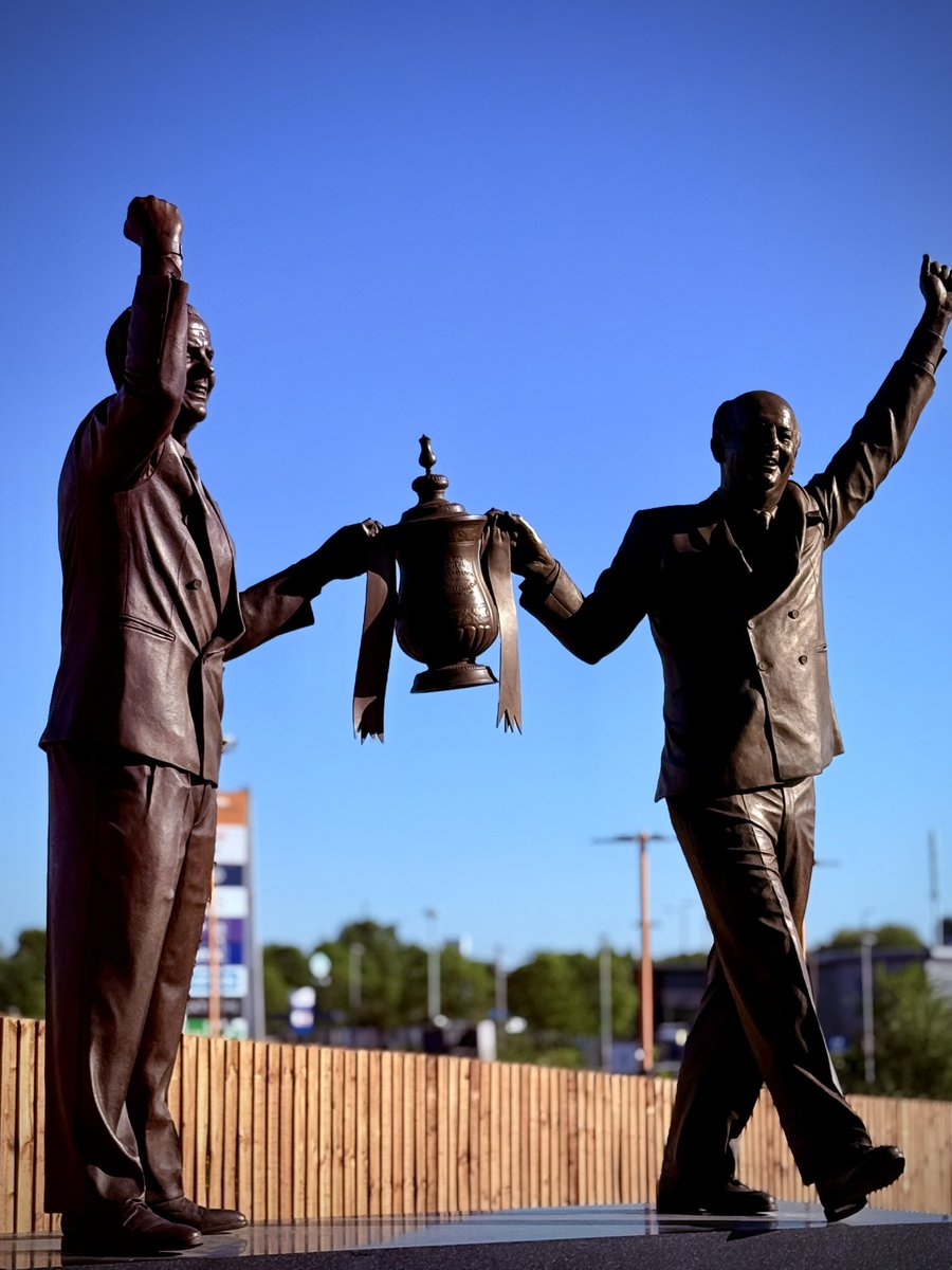 lewpix's tweet image. 📍Arrived. Pint needed ASAP!

#PUSB