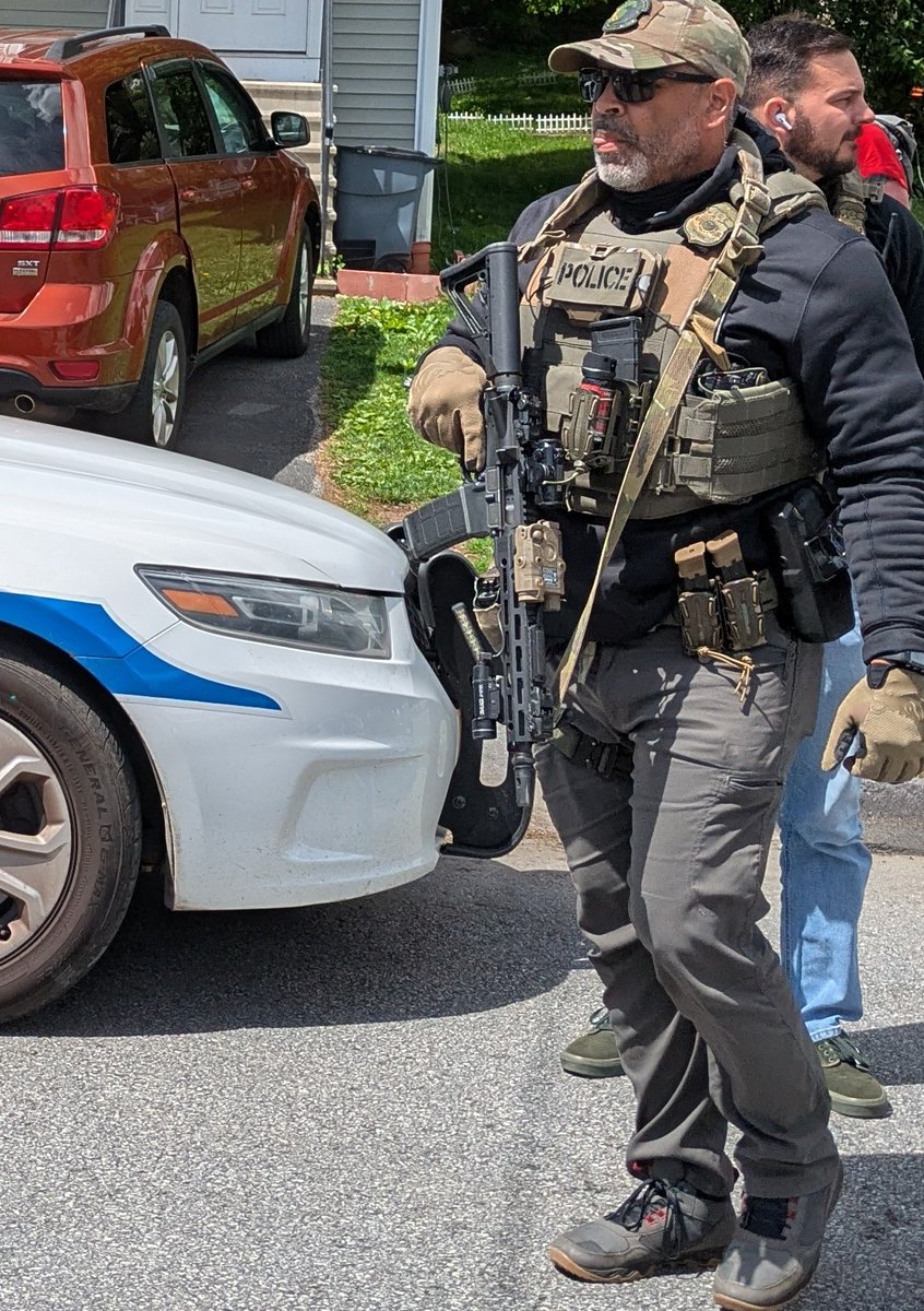 This is from Worcester, MA yesterday.
This is what it looks like when ICE comes to your City to apprehend a 16 year old, her infant and her mom.