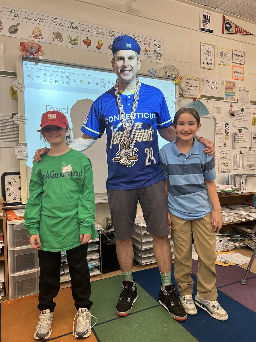 Eric Feeney (@mrericfeeney) on Twitter photo Teacher/Student Swap Day!
<a href="/GoYardGoats/">Hartford Yard Goats</a>, did I earn “Most Improved Student”?
milb.com/hartford/ballp… Teacher/Student Swap Day!
<a href="/GoYardGoats/">Hartford Yard Goats</a>, did I earn “Most Improved Student”?
milb.com/hartford/ballp…
