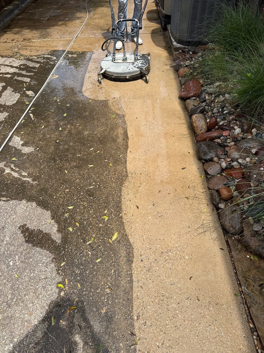 ARPWASH's tweet photo. Washing.  It’s what we do!  817-229-2022 for free quote https://t.co/aC9dy5F6nY