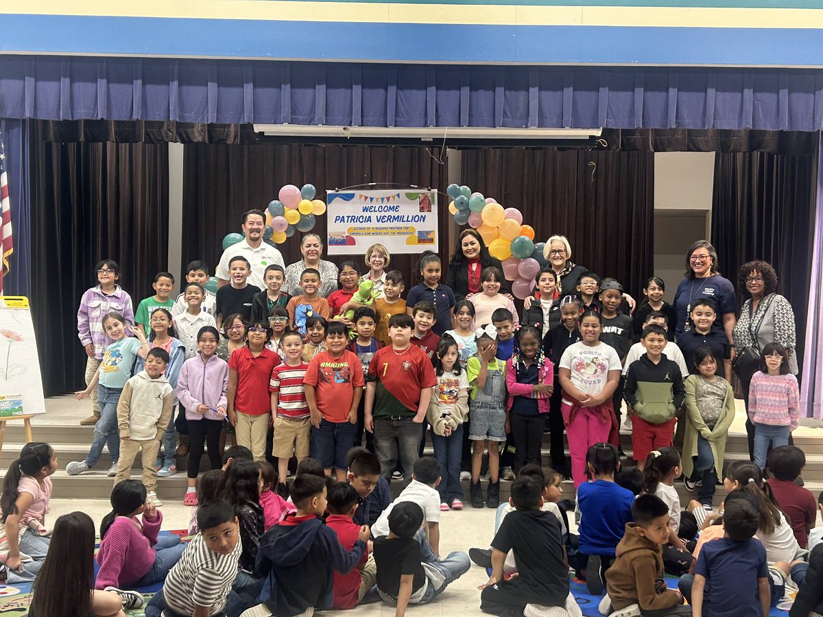 DISD_Libraries's tweet image. LMS and Moreno ES were thrilled to welcome author Patricia Vermillion for a very special visit! Students were captivated as she shared her book Where Are the Monarchs?
Even more exciting, she brought along two very special guests:
Illustrator Katherine Vermillion, and Translator…