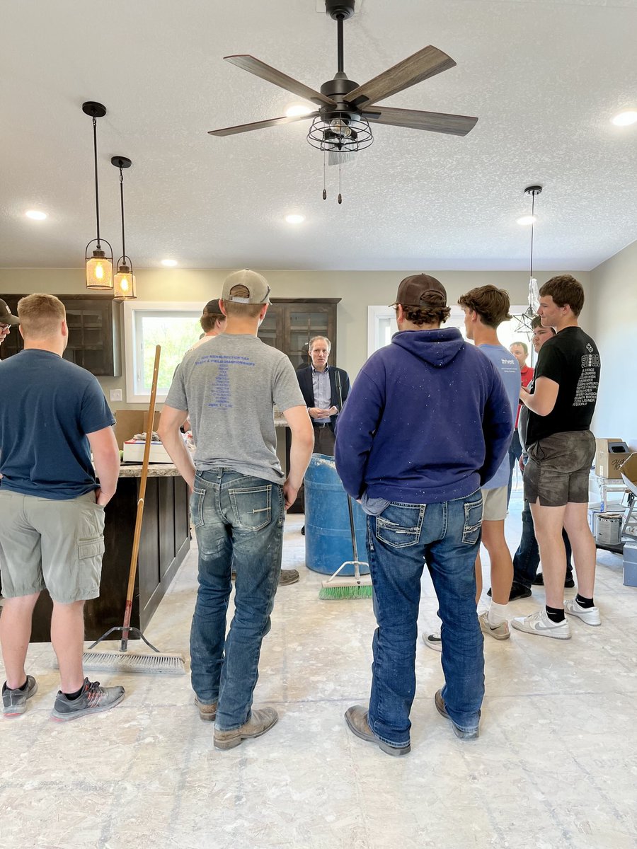 Amazing hands-on skill-building at Milaca High School, where several seniors have spent the entire school year building a house. I stopped by to take a look while visiting the school district’s annual “Day of Service” program. 🏠