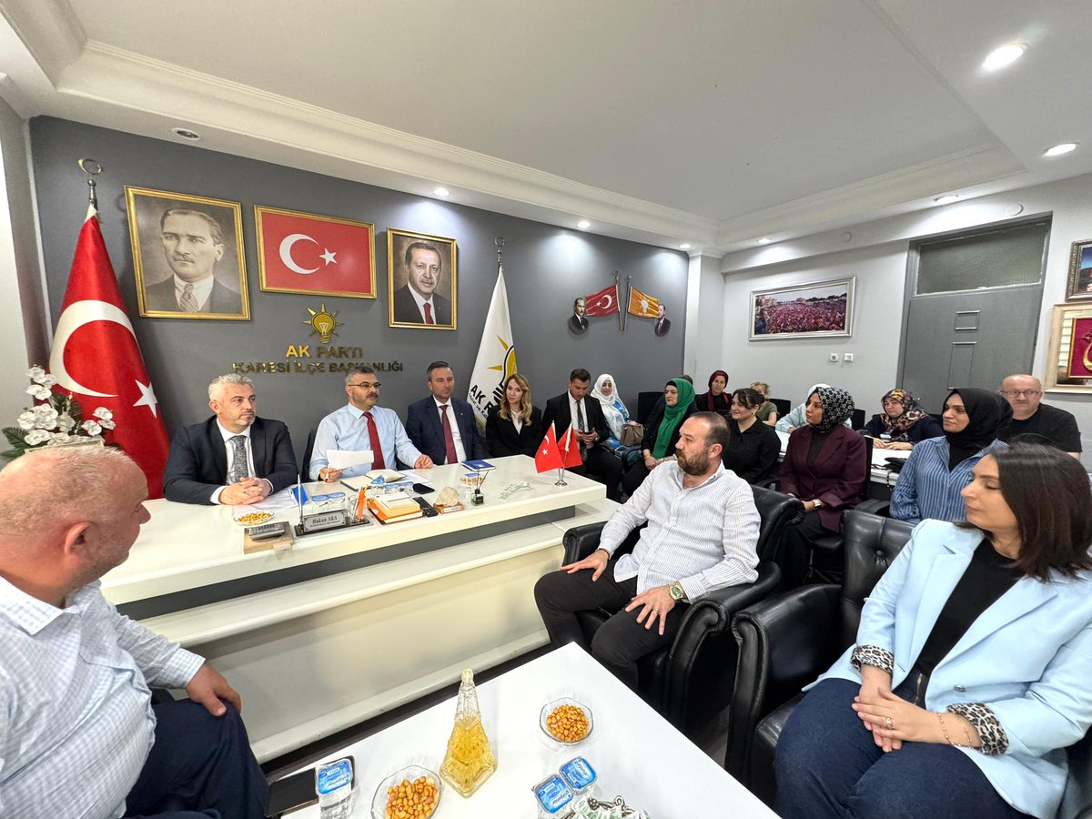 akparti_karesi's tweet photo. Bugün AK Parti Karesi İlçe Başkanlığı olarak, Aydın Milletvekilimiz ve Balıkesir Koordinatörümüz Sayın Ömer Özmen ile İl Başkanımız Sayın Mehmet Aydemir’i teşkilatımızda ağırlamaktan büyük onur ve memnuniyet duyduk.

Nazik ziyaretleri ve kıymetli istişareleri için teşekkür ediyor, birlik ve beraberlik içinde çalışmalarımıza kararlılıkla devam edeceğimizi vurgulamak istiyoruz.

#AKParti #Karesi #BirlikteBaşaracağız #TeşkilatBuluşması