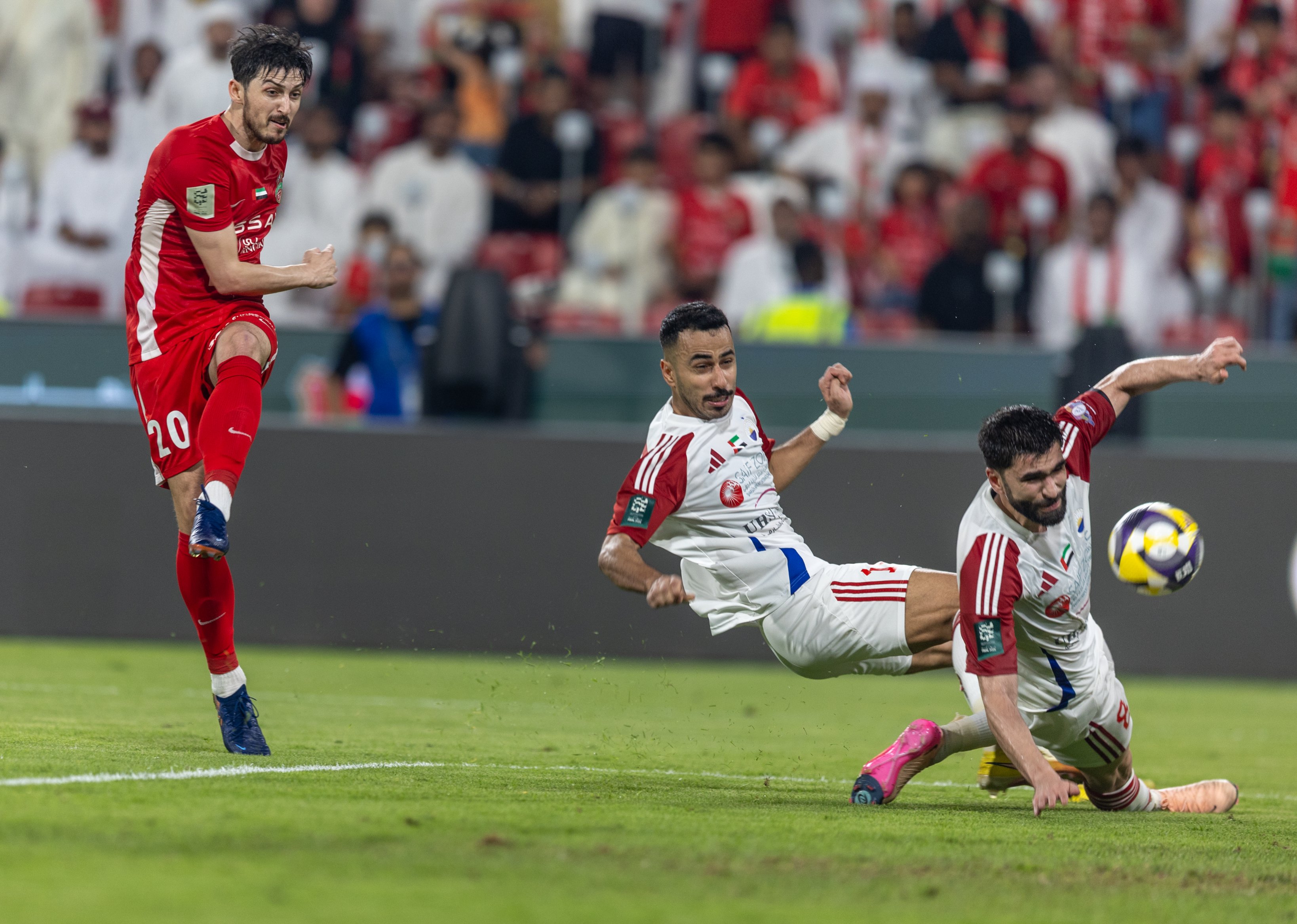 سردار أزمون مهاجم شباب الأهلي (إكس)